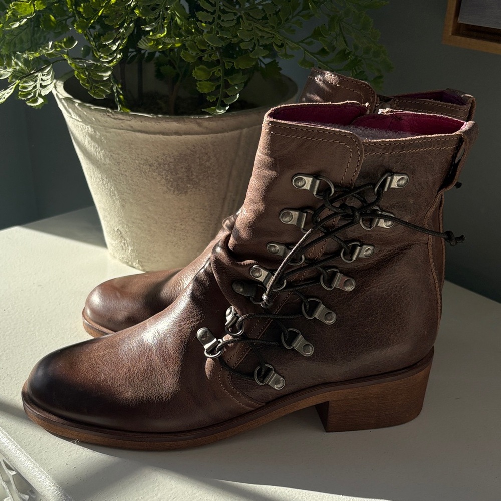 Mala Vita MTNG Agatha Boot Womens 8.5-9 39 Brown Sundance Boho Moto Ankle Spain